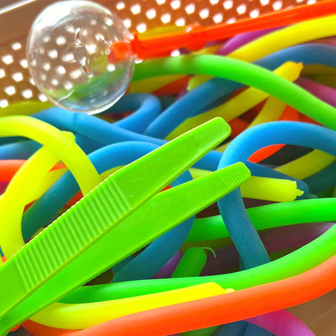 Tuff Tray Accessories Set with worms